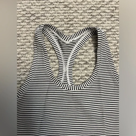 LULULEMON RACERBACK WORKOUT TOP - Picture 5 of 6